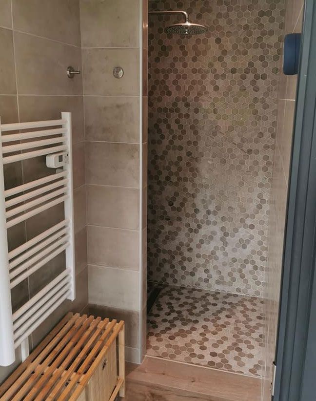 Un carrelage de qualité pour votre salle de bain en Finistère