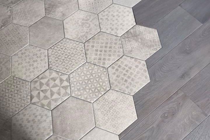 Le choix du carrelage, essentiel : faïence, mosaïque, pierre naturelle, tout est possible. Le choix du carrelage, essentiel : faïence, mosaïque, pierre naturelle, tout est possible.